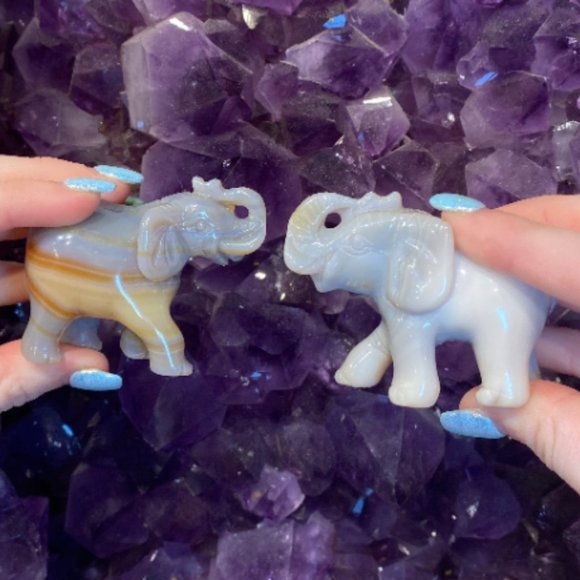 Gray Agate Elephant Carving, Lucky Elephant, Spirit Animal, Collectable, Carving - Picture 3 of 4